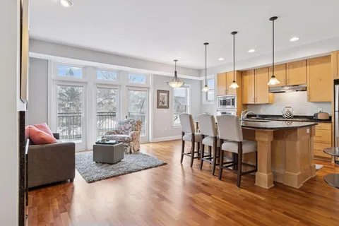 $340,000 | 1060 Grand Avenue, Unit 204, St. Paul, MN 55105