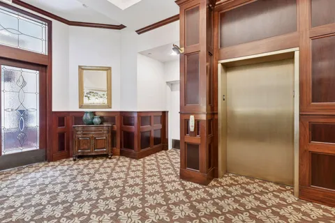 $340,000 | 1060 Grand Avenue, Unit 204, St. Paul, MN 55105