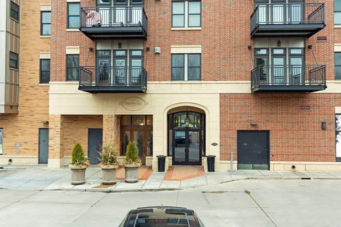 $340,000 | 1060 Grand Avenue, Unit 204, St. Paul, MN 55105