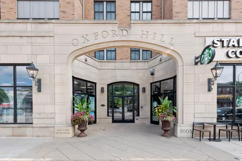 $340,000 | 1060 Grand Avenue, Unit 204, St. Paul, MN 55105