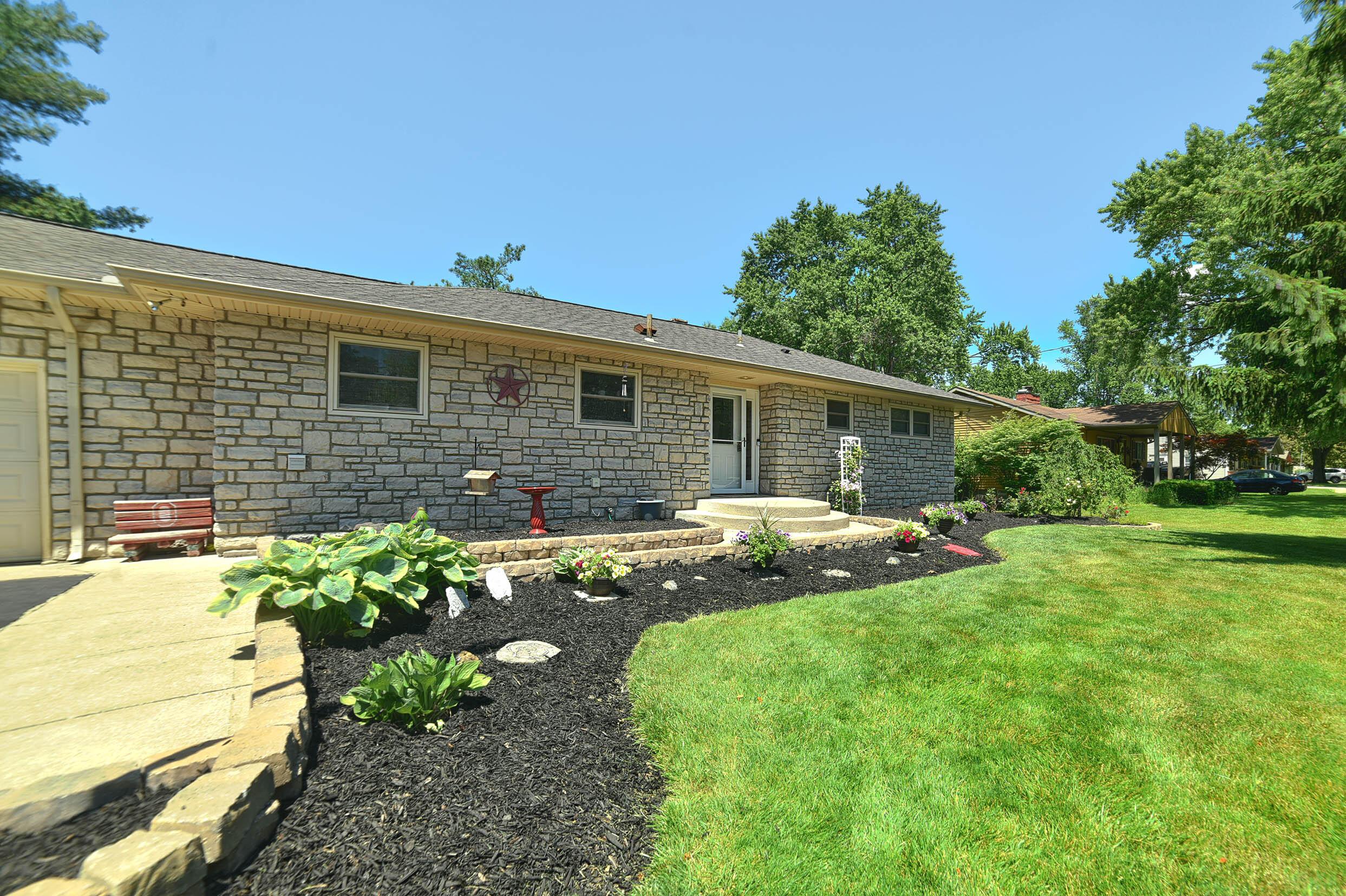 3751 North Stygler Road Columbus, OH 43230 - Photo 2 of 17 3751Stygler_011