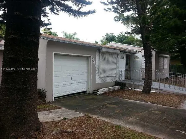 a view of a garage