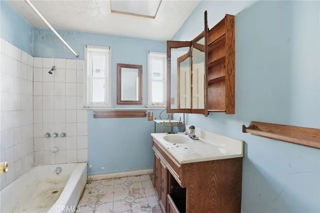 $599,000 | 2280 San Francisco Avenue, Long Beach, CA 90806