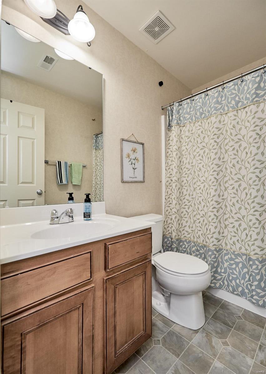 458 Coachgate Court Ballwin, MO 63021 - Photo 27 of 41 Gallery Image 27
