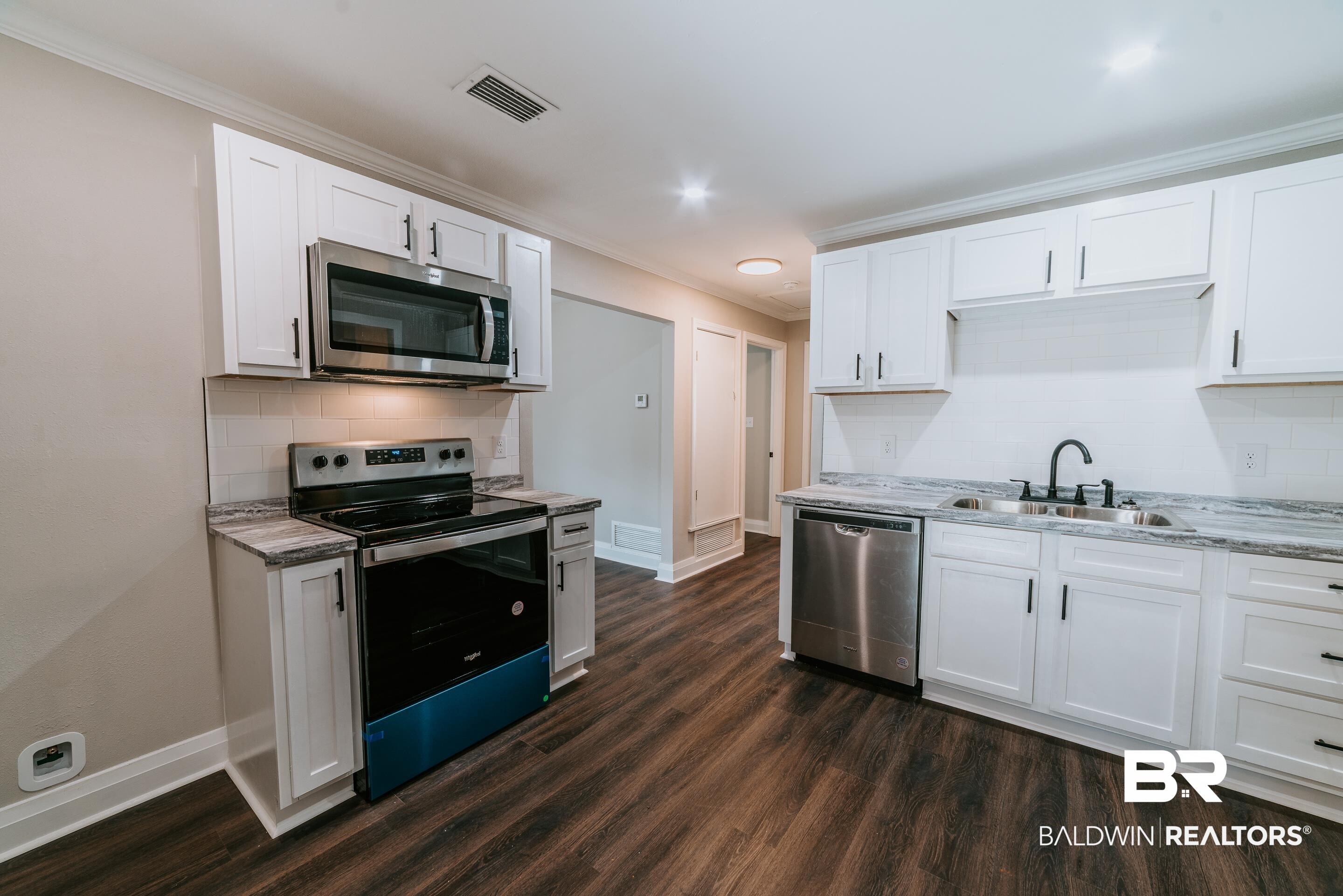 1508 Phillips Lane Mobile, AL 36618 - Photo 11 of 44