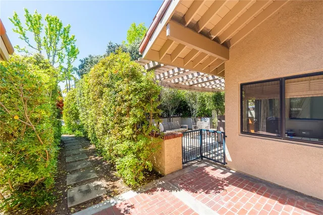 $7,000 | 4 Santa Cruz Court, Manhattan Beach, CA 90266