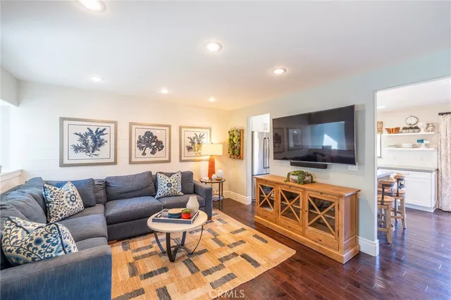 $7,000 | 4 Santa Cruz Court, Manhattan Beach, CA 90266