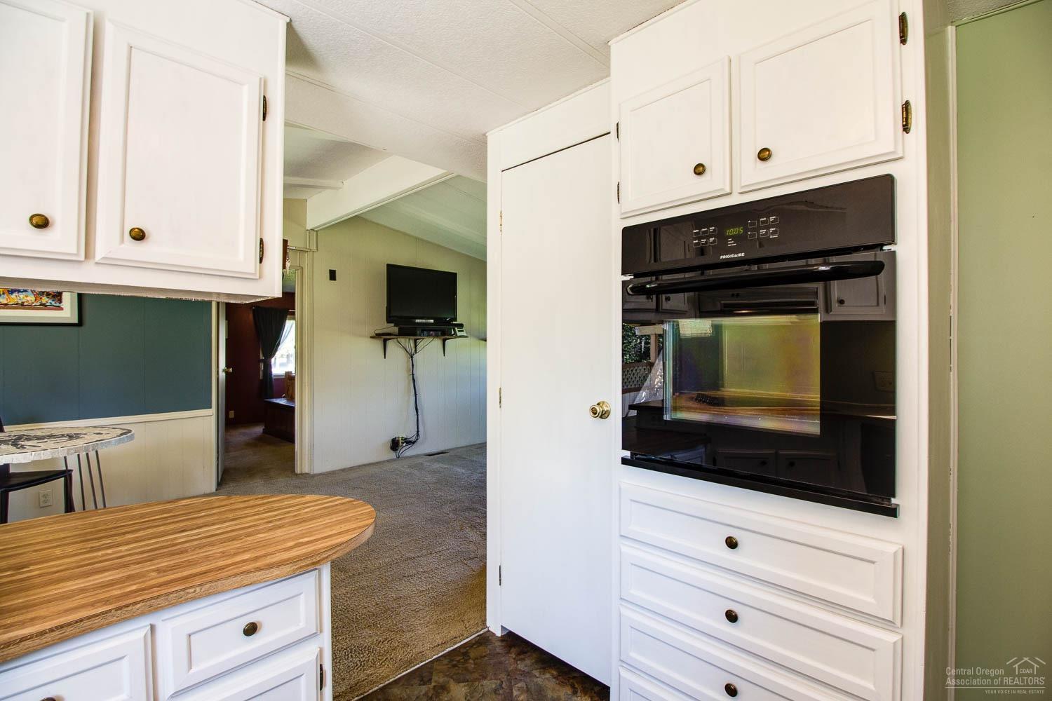 54876 Huntington Road Bend, OR 97707 - Photo 10 of 23 Additional Photo