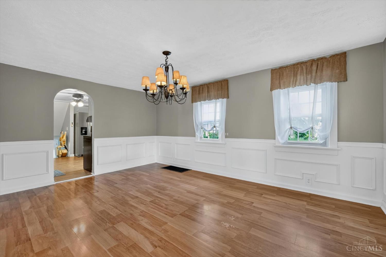 3223 Struble Road Cincinnati, OH 45251 - Photo 8 of 42