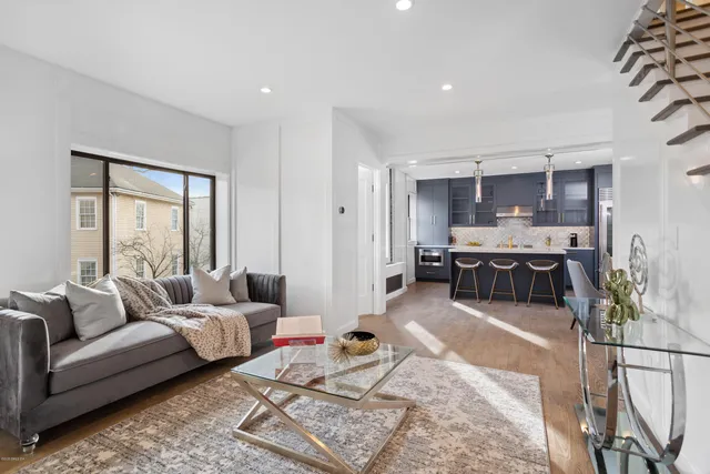 $16,500 | 9 Lafayette Court, Unit 1A, Greenwich, CT 06830