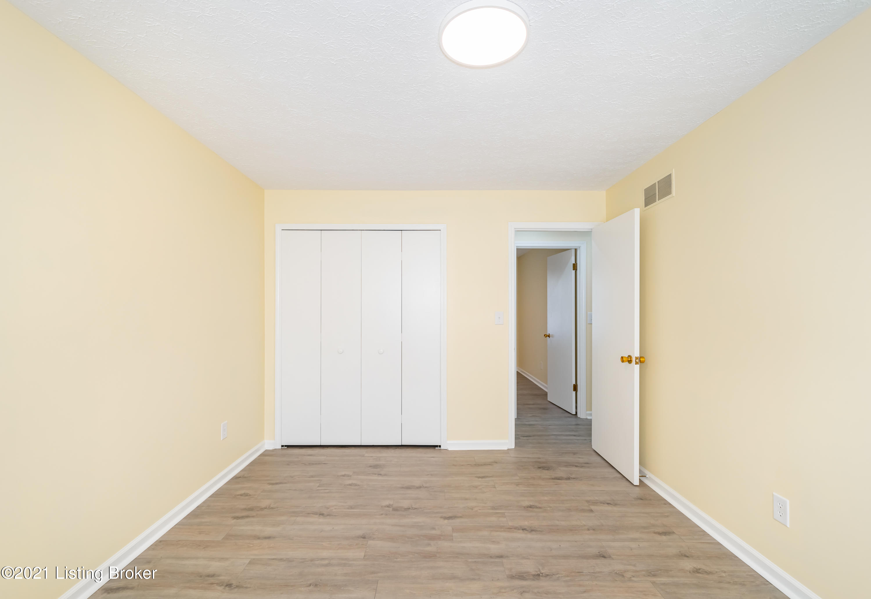 4670 Hopewell Road Louisville, KY 40299 - Photo 12 of 33 4670 Hopewell Rd L-10