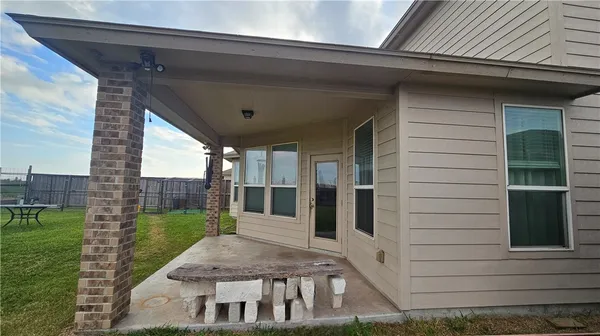 $340,000 | 1051 Ocean Breeze, Portland, TX 78374