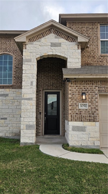 1051 Ocean Breeze Portland, TX 78374 - Photo 35 of 37 a front view of a house with a garden