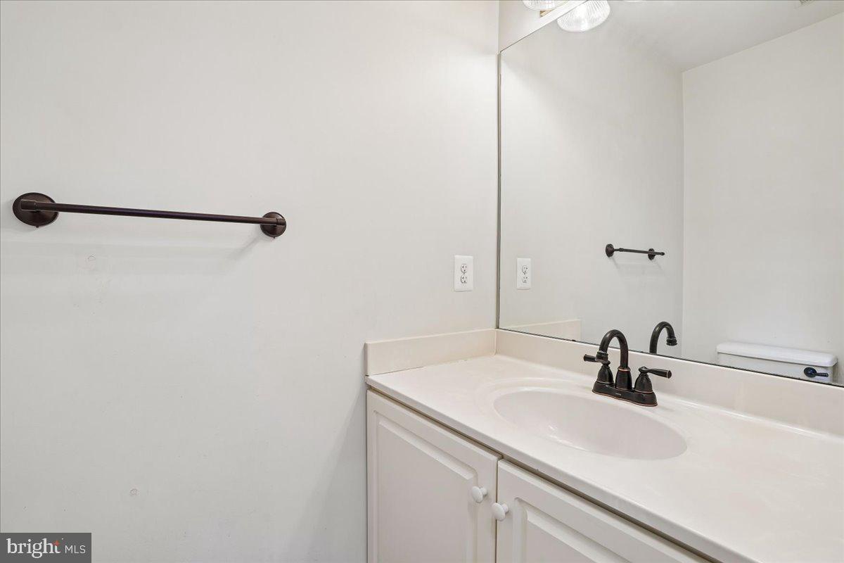 18512 Fiddleleaf Terrace Olney, MD 20832 - Photo 15 of 33