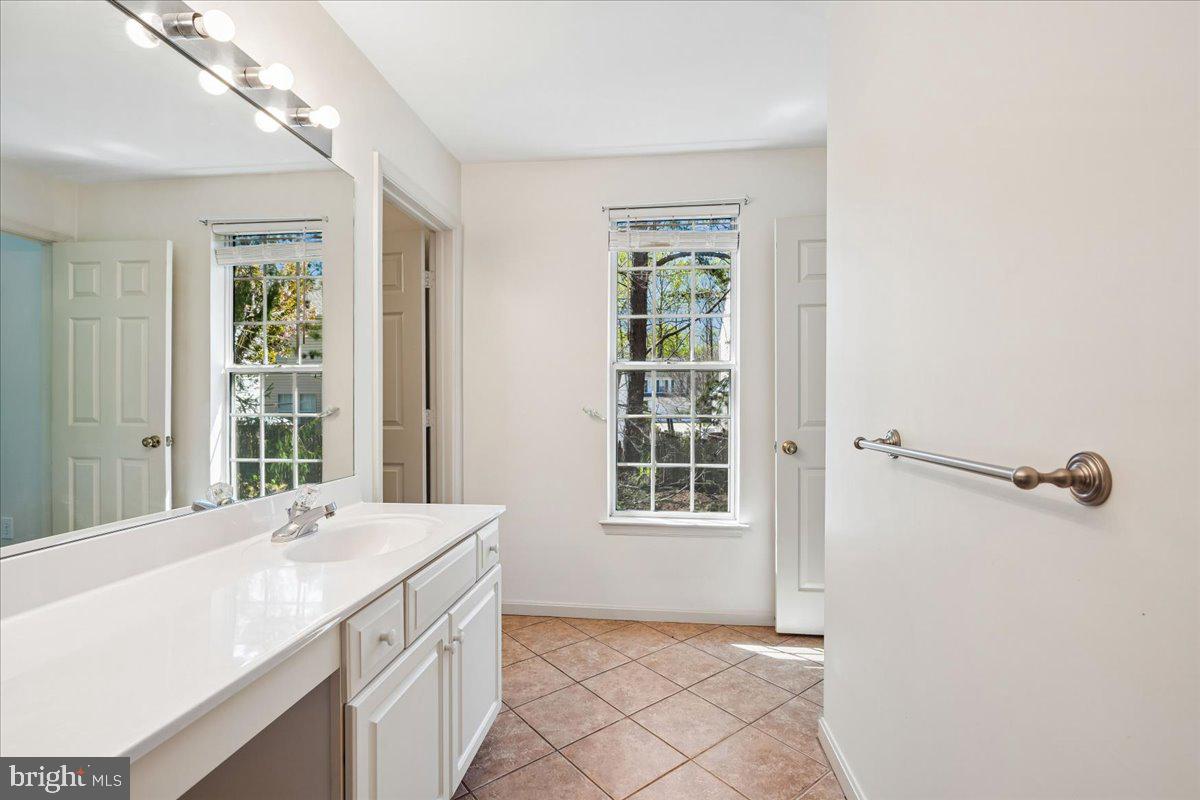 18512 Fiddleleaf Terrace Olney, MD 20832 - Photo 26 of 33