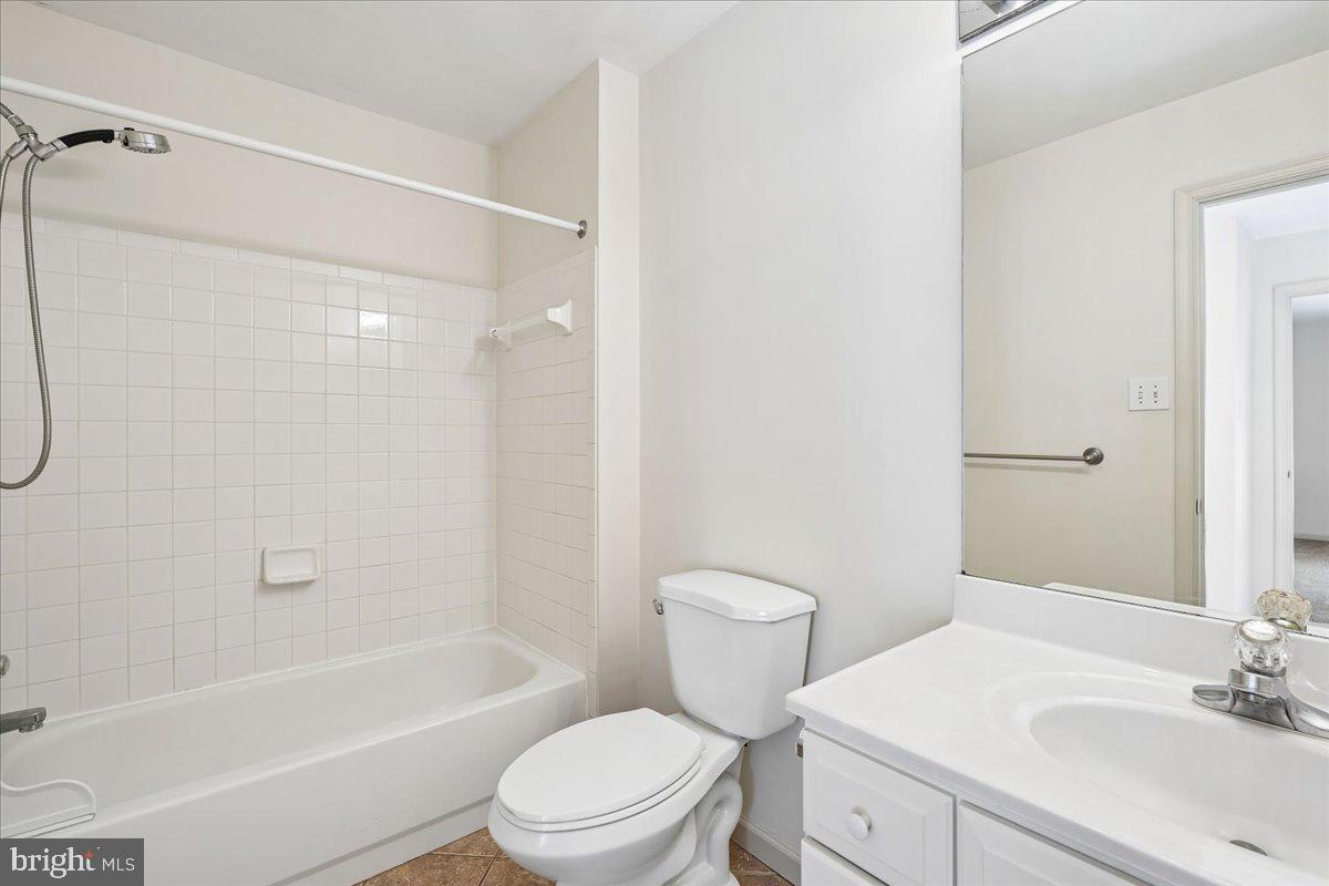 18512 Fiddleleaf Terrace Olney, MD 20832 - Photo 27 of 33