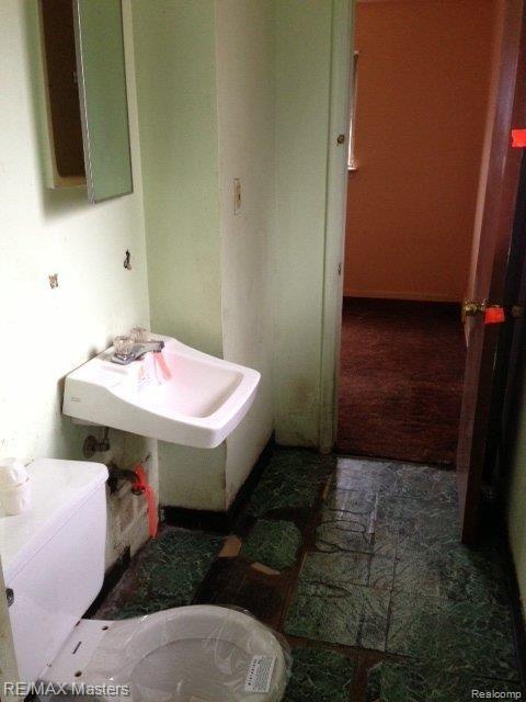 19966 Meyers Road Detroit, MI 48235 - Photo 11 of 11 half bath.JPG