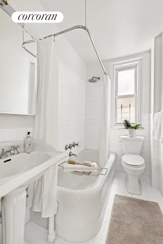 $1,650,000 | 21 East 90th Street, Unit 2D | Upper East Side