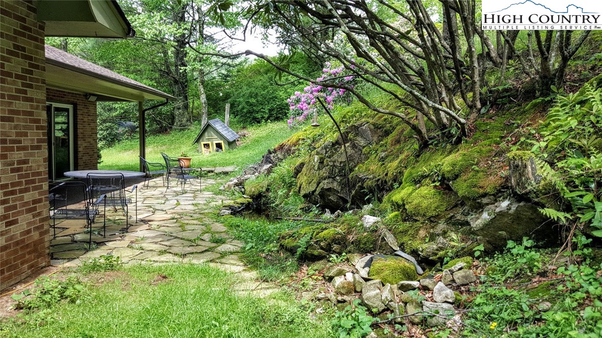 486 Middle Fork Road Blowing Rock, NC 28605 - Photo 5 of 30