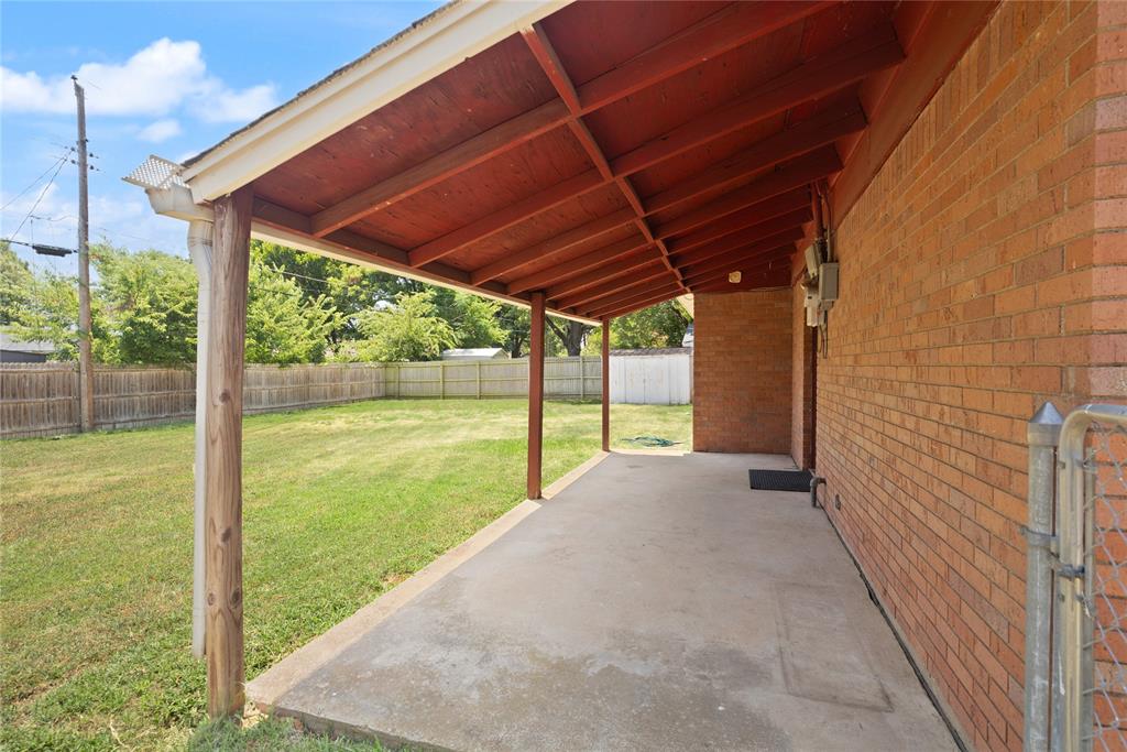 1332 Harrison Lane Hurst, TX 76053 - Photo 22 of 33