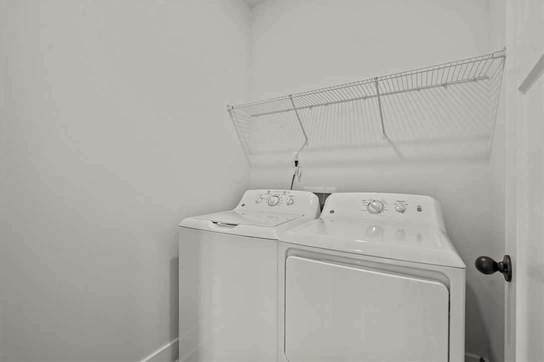 513 Grasshopper Court Anderson, SC 29621 - Photo 21 of 39 Washer/dryer included