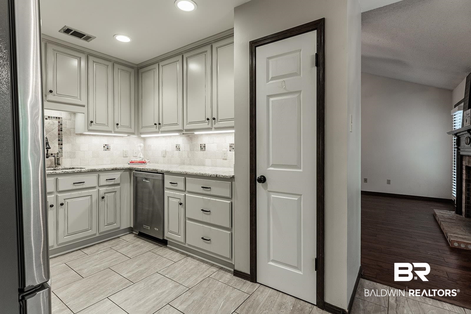 5616 Candia Court Mobile, AL 36693 - Photo 11 of 34 Kitchen