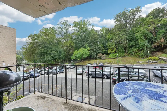 $220,000 | 2035 Central Park Avenue, Unit 1K, Yonkers, NY 10710
