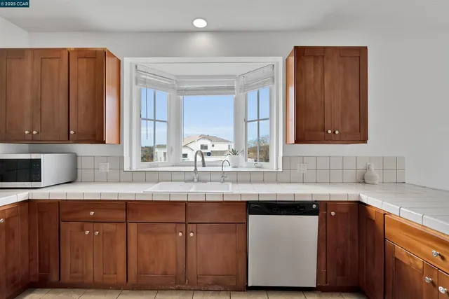 $875,000 | 213-213 North Rancho Place, Pinole, CA 94564