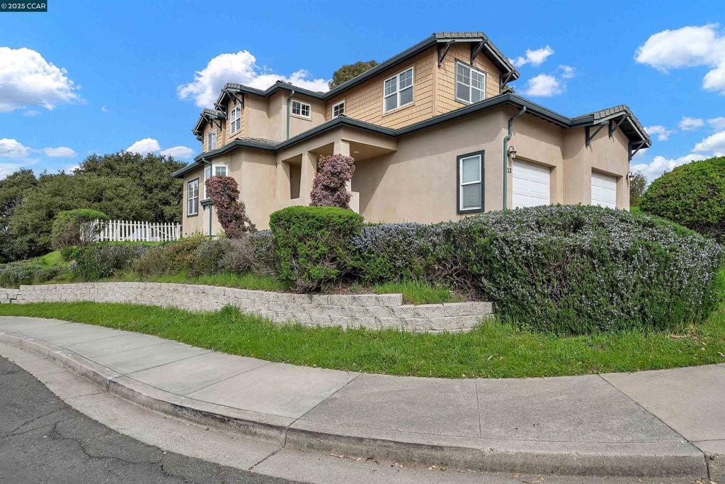 213-213 North Rancho Place Pinole, CA 94564 - Photo 2 of 26