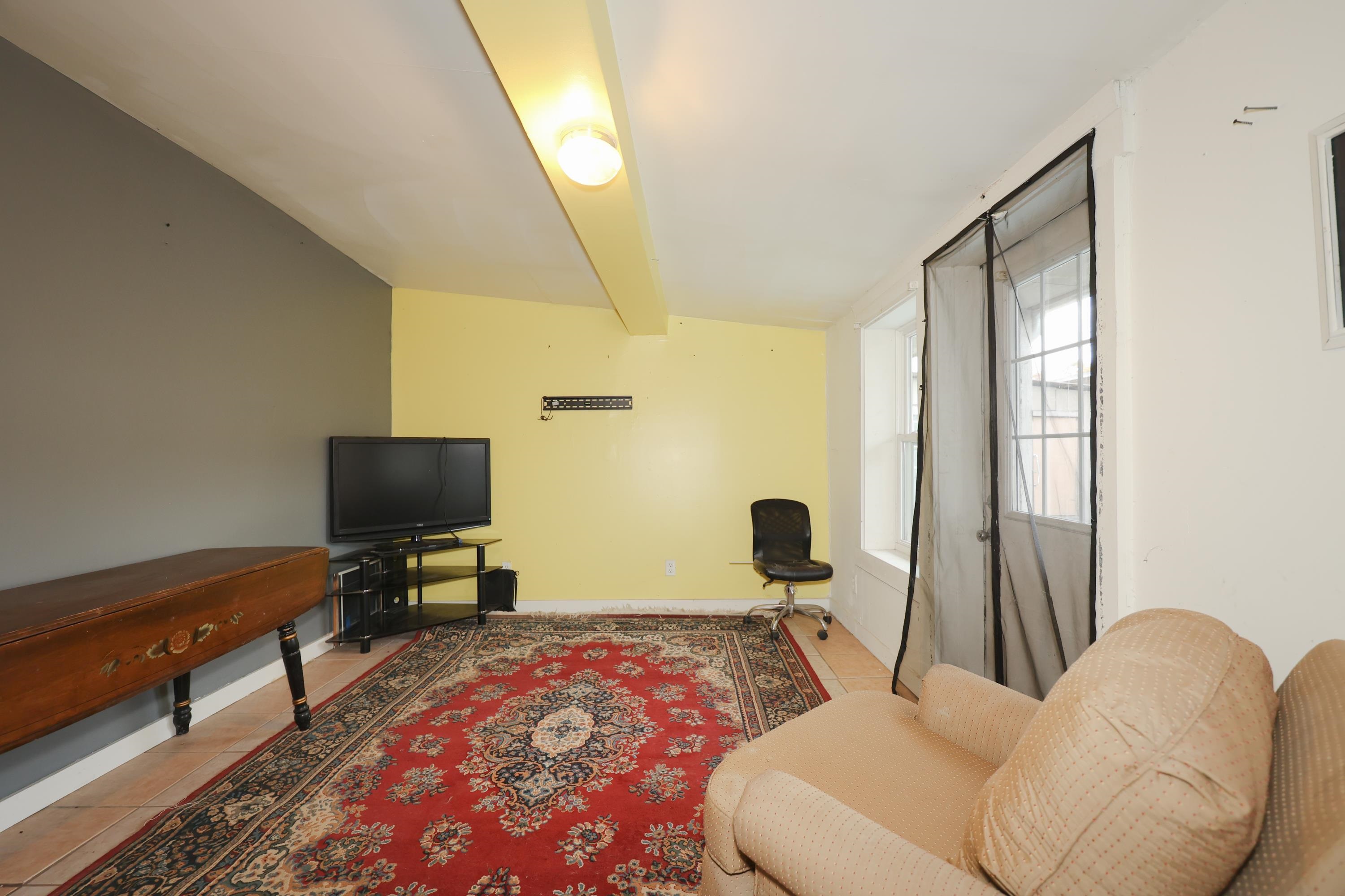 74 Railroad Avenue Epping, NH 03042 - Photo 2 of 40