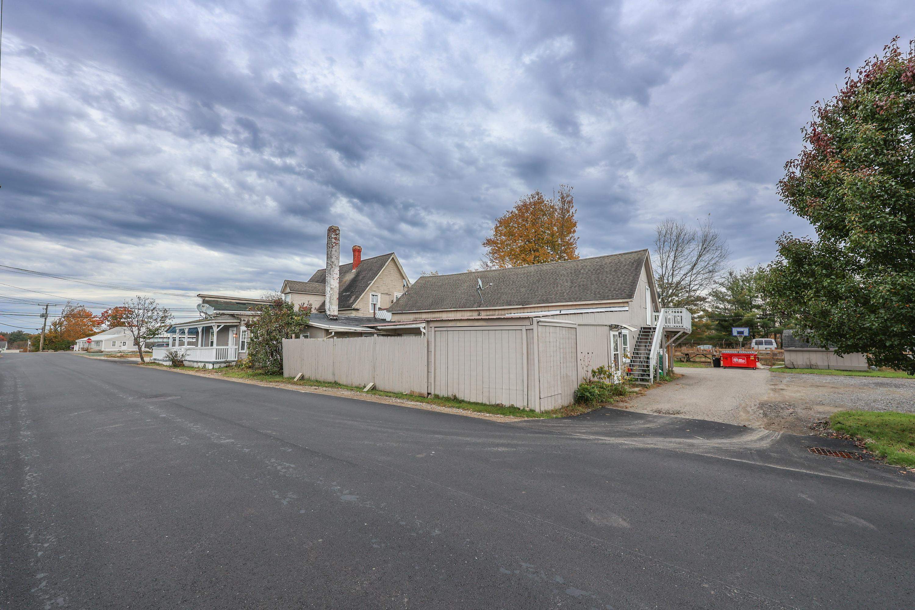 74 Railroad Avenue Epping, NH 03042 - Photo 33 of 40