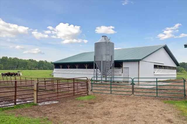 $700,000 | 21576 Patterson Road, Unit OPTION A, Tustin, MI 49688