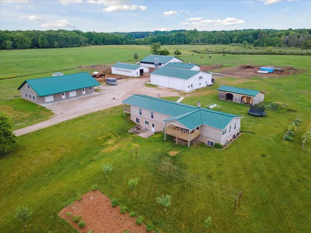 $700,000 | 21576 Patterson Road, Unit OPTION A, Tustin, MI 49688