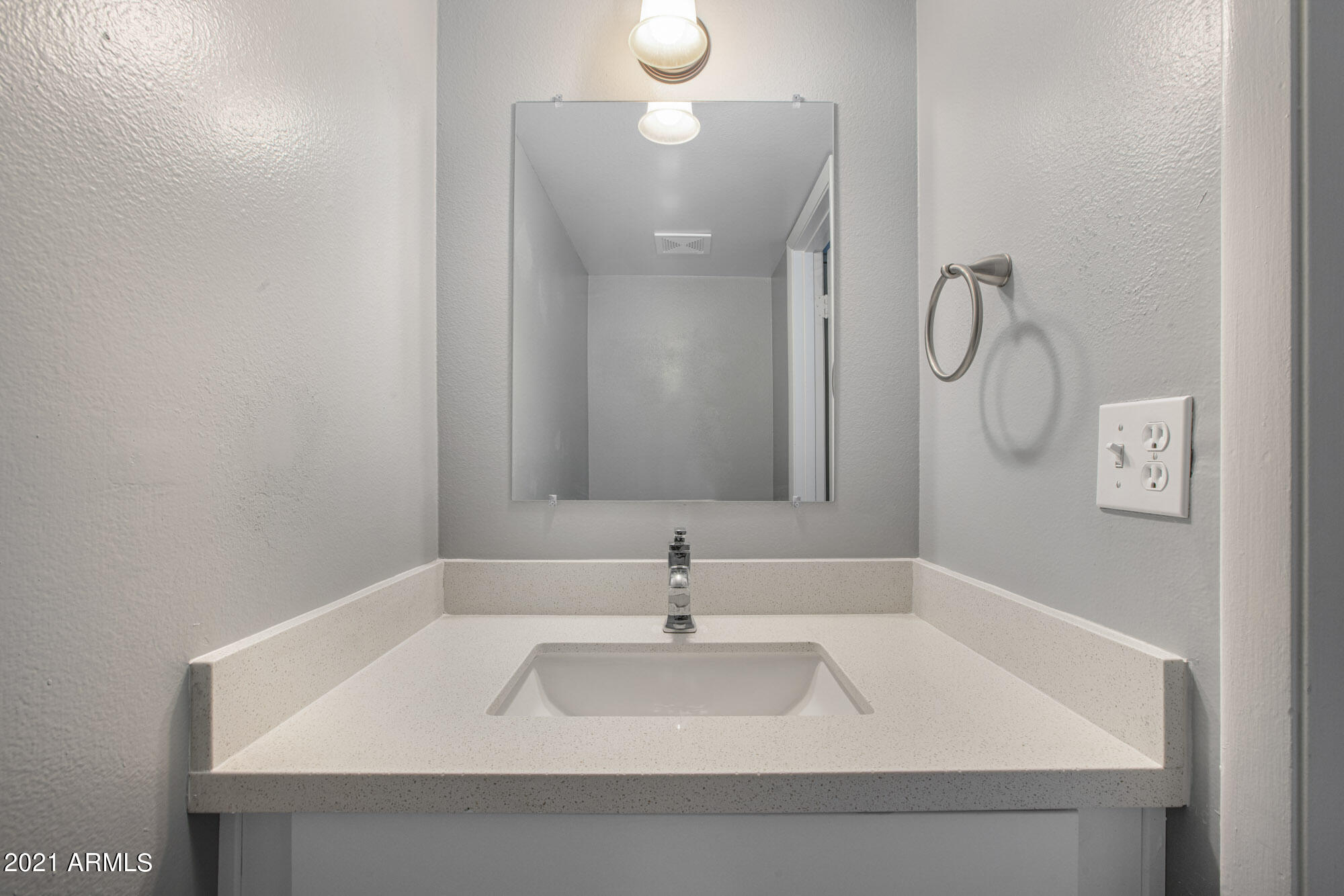 4323 West Ocotillo Road Glendale, AZ 85301 - Photo 9 of 21 09_Half Bath