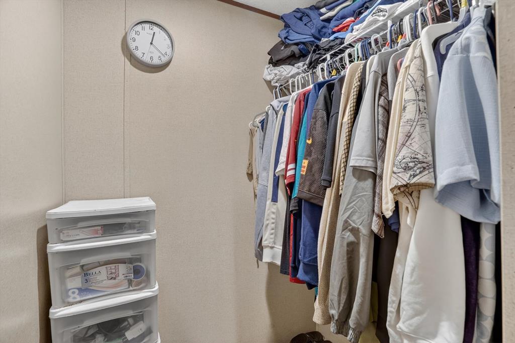 9705 Nolan Rnch Loop Godley, TX 76044 - Photo 23 of 40 walk in closet