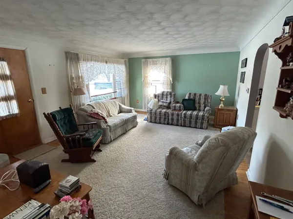 $189,900 | 10515 North 12th Street, Plainwell, MI 49080