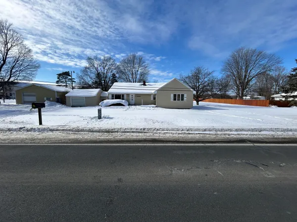 $189,900 | 10515 North 12th Street, Plainwell, MI 49080