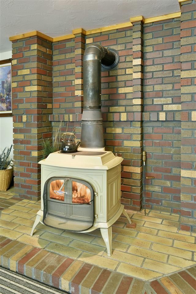 734 Aiello Road Mount Shasta, CA 96067 - Photo 12 of 27 Gallery Image 12