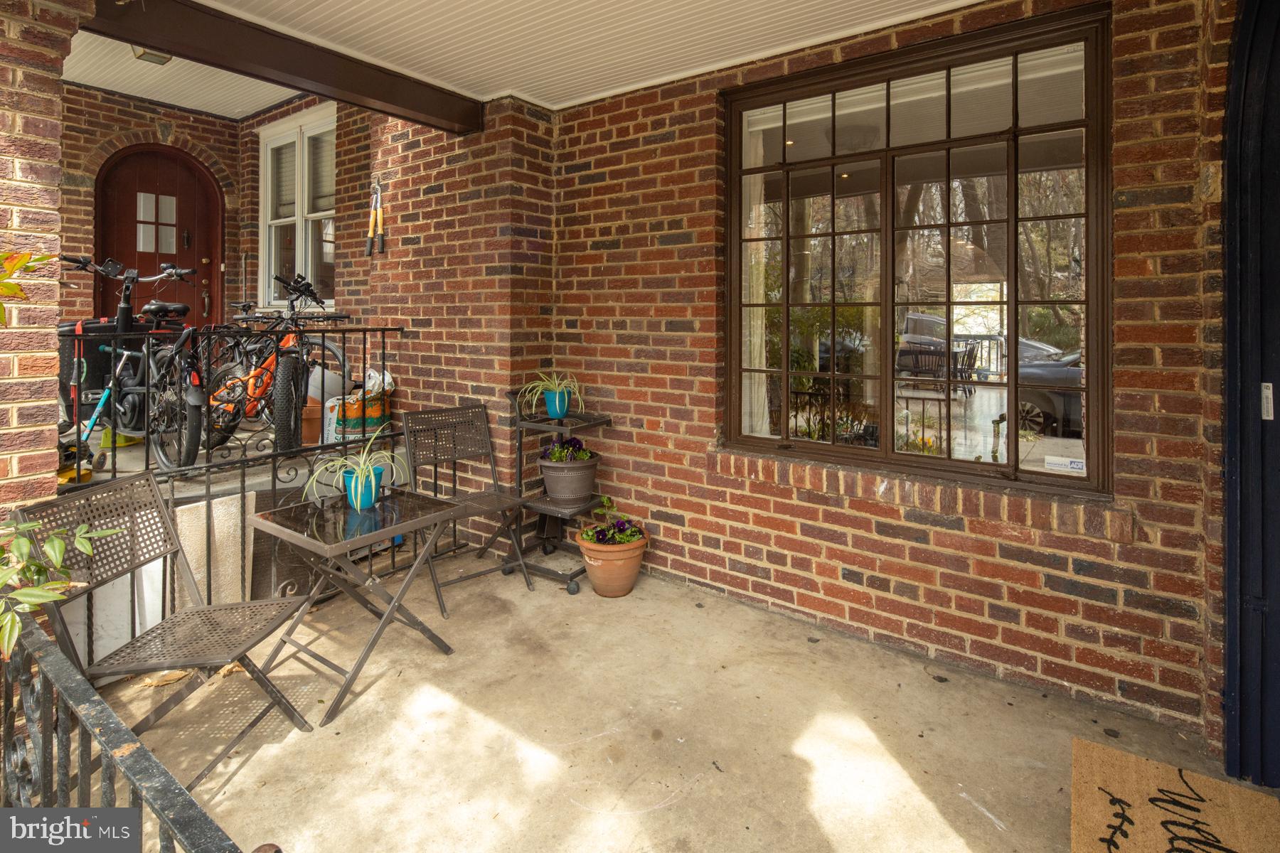 2041 Huidekoper Place Northwest Washington, DC 20007 - Photo 3 of 51