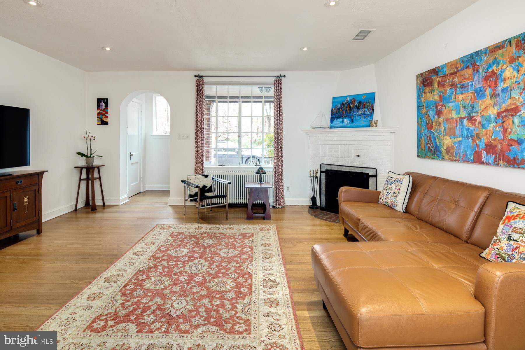 2041 Huidekoper Place Northwest Washington, DC 20007 - Photo 7 of 51