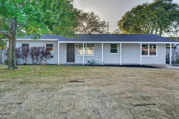 $325,000 | 102 West Audrey Drive Northwest, Fort Walton Beach, FL 32548