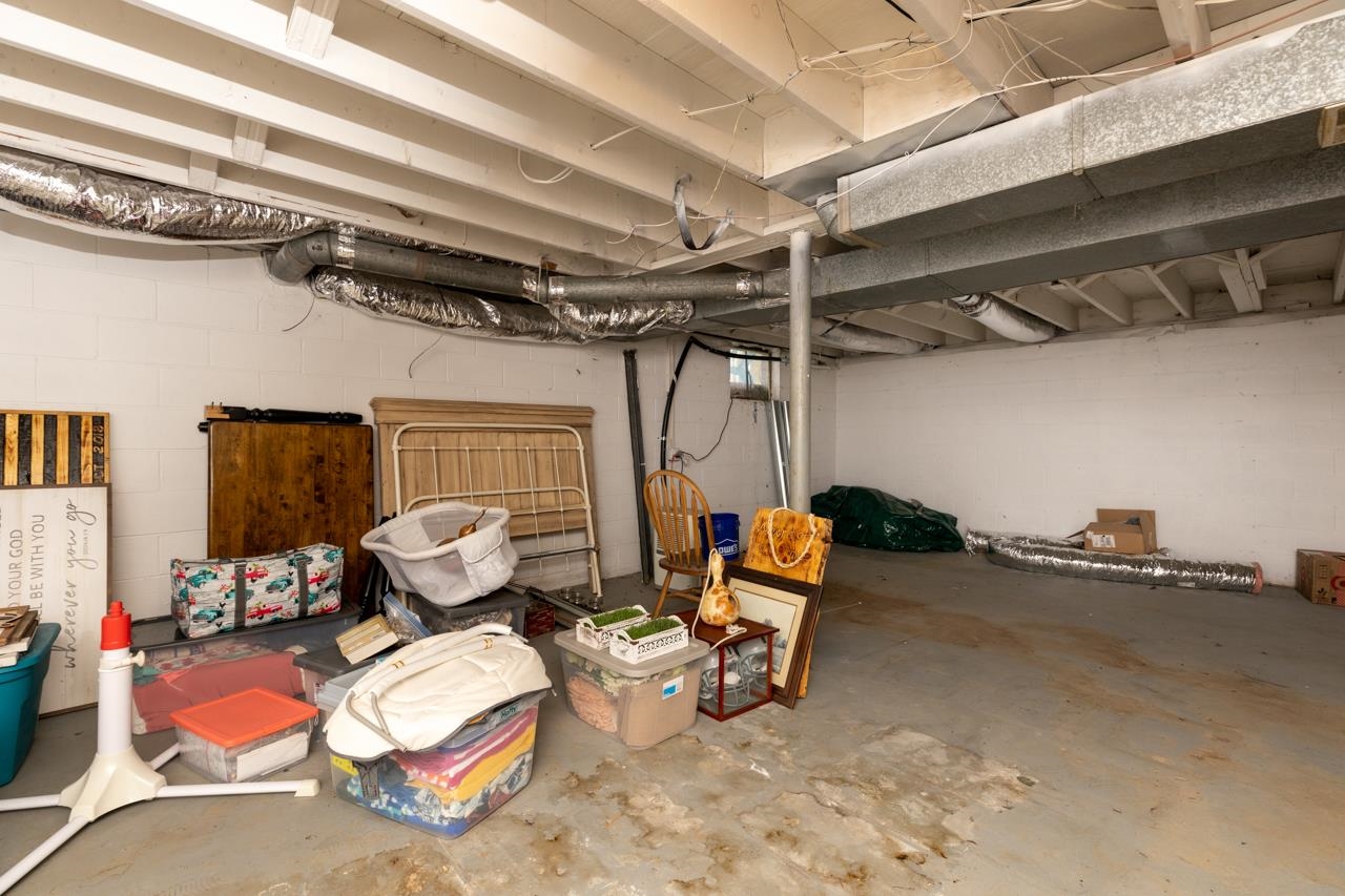 376 Kiddsville Road Fishersville, VA 22939 - Photo 28 of 31 a view of a room with furniture
