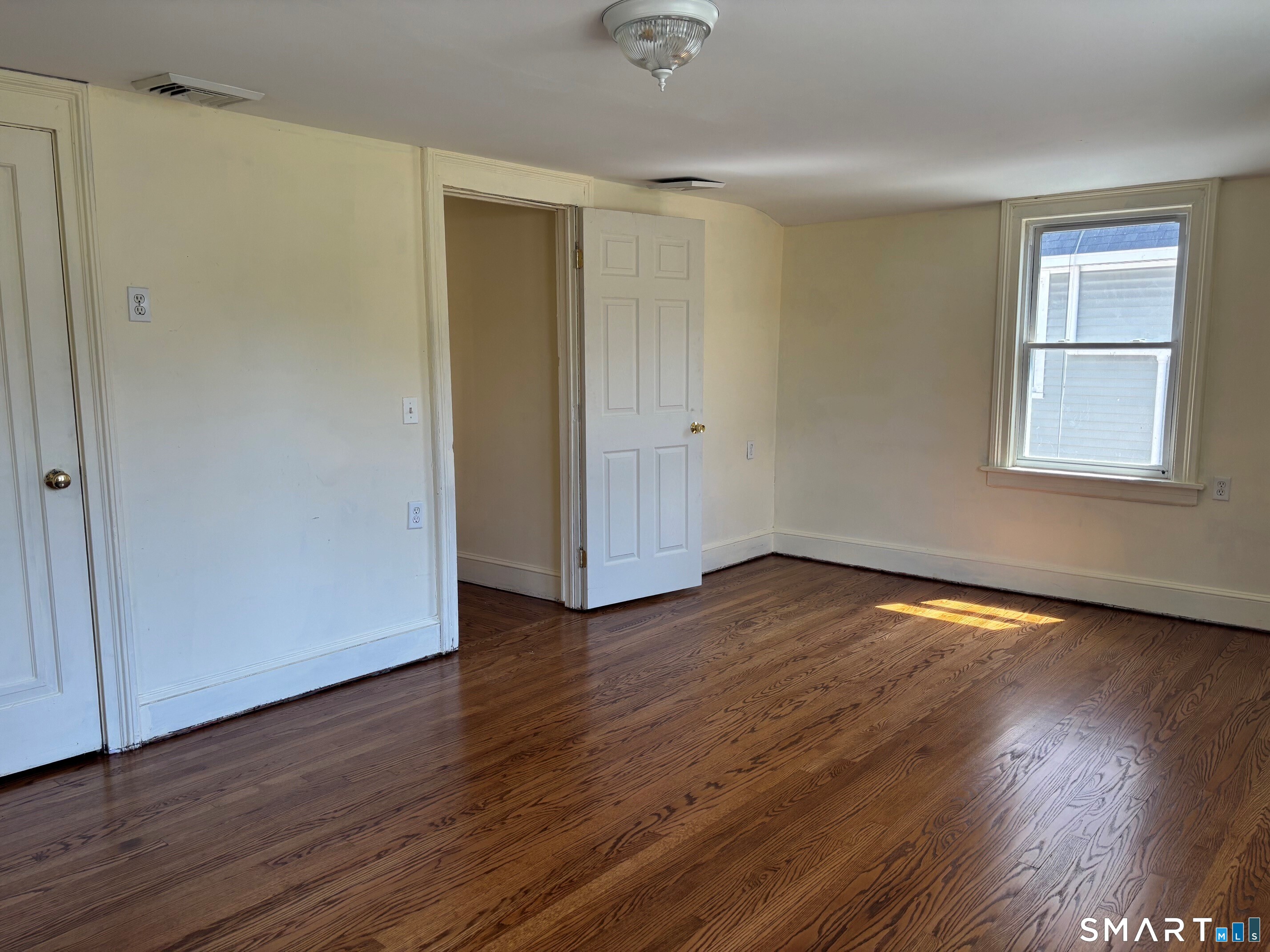 105 Welchs Point Road Milford, CT 06460 - Photo 21 of 24 Gallery Image 21