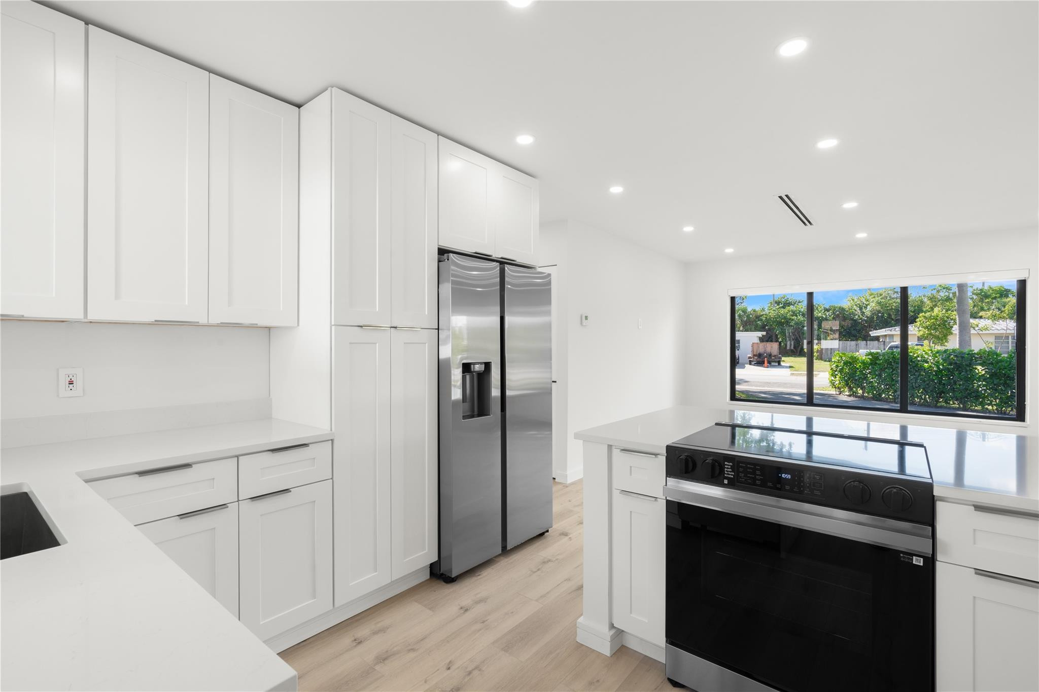 455 Southwest 14th Court Pompano Beach, FL 33060 - Photo 17 of 27 Photo 17