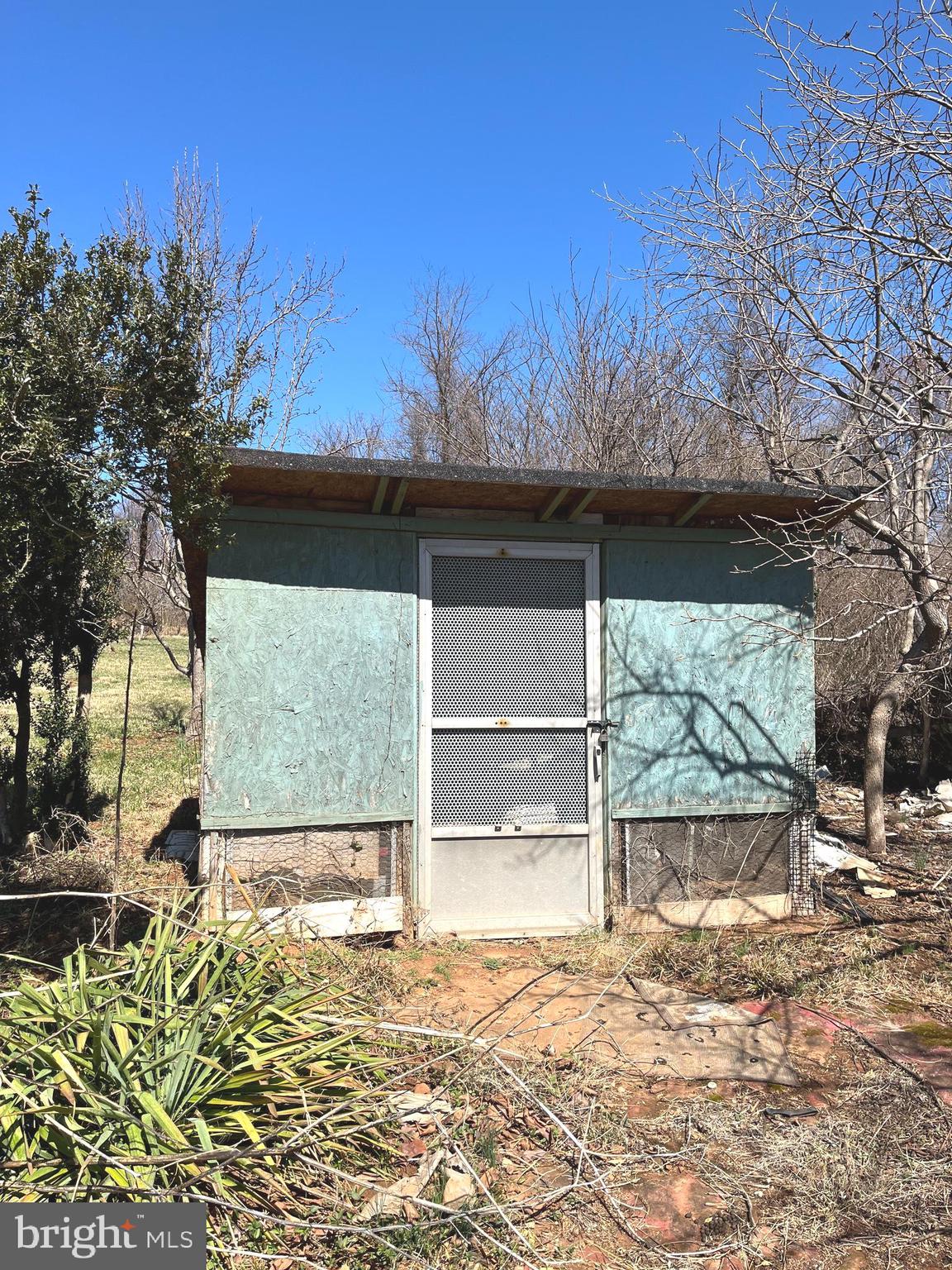 18936 Harmony Church Road Leesburg, VA 20175 - Photo 17 of 60 Storage Shed