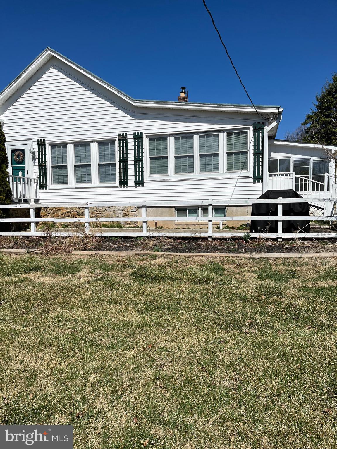 18936 Harmony Church Road Leesburg, VA 20175 - Photo 3 of 60 Another Front of Big House