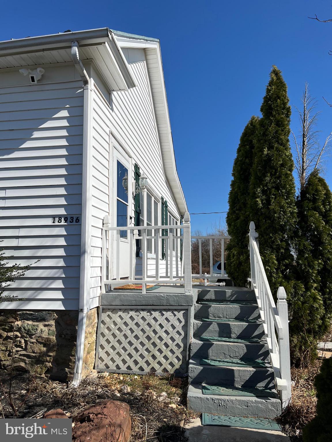 18936 Harmony Church Road Leesburg, VA 20175 - Photo 5 of 60 Another Front Angle of Big House