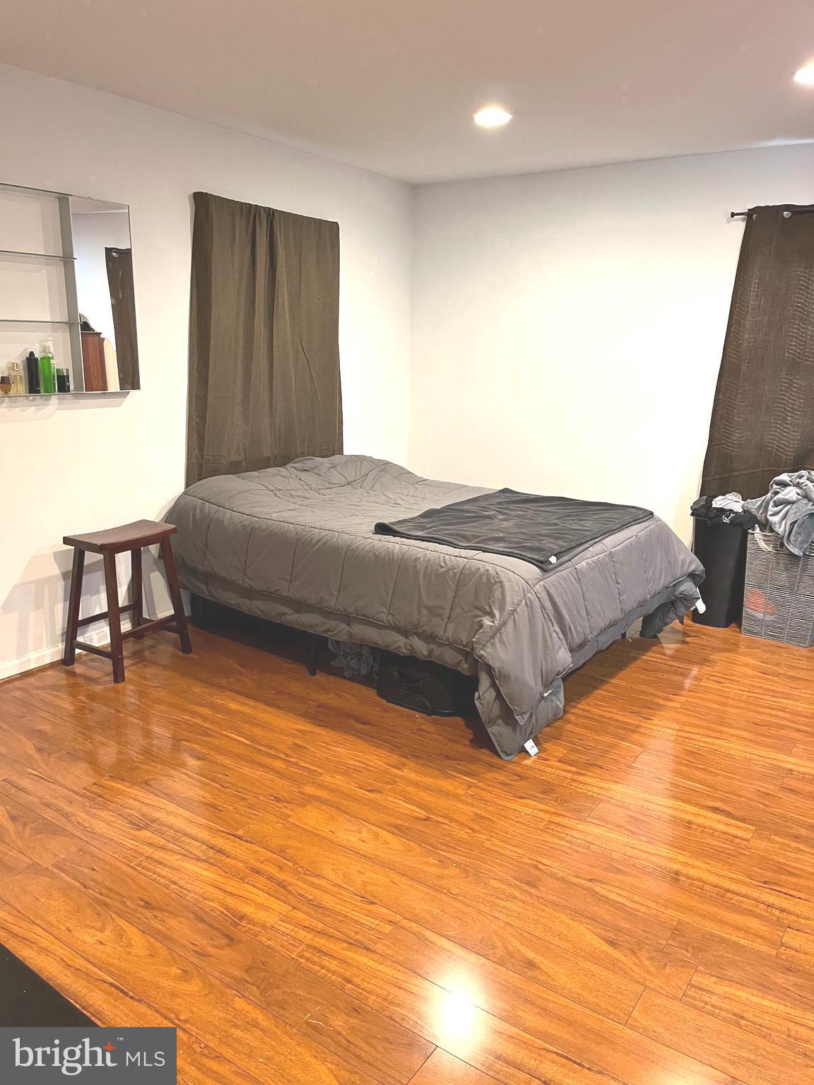 18936 Harmony Church Road Leesburg, VA 20175 - Photo 57 of 60 Smaller House Bedroom