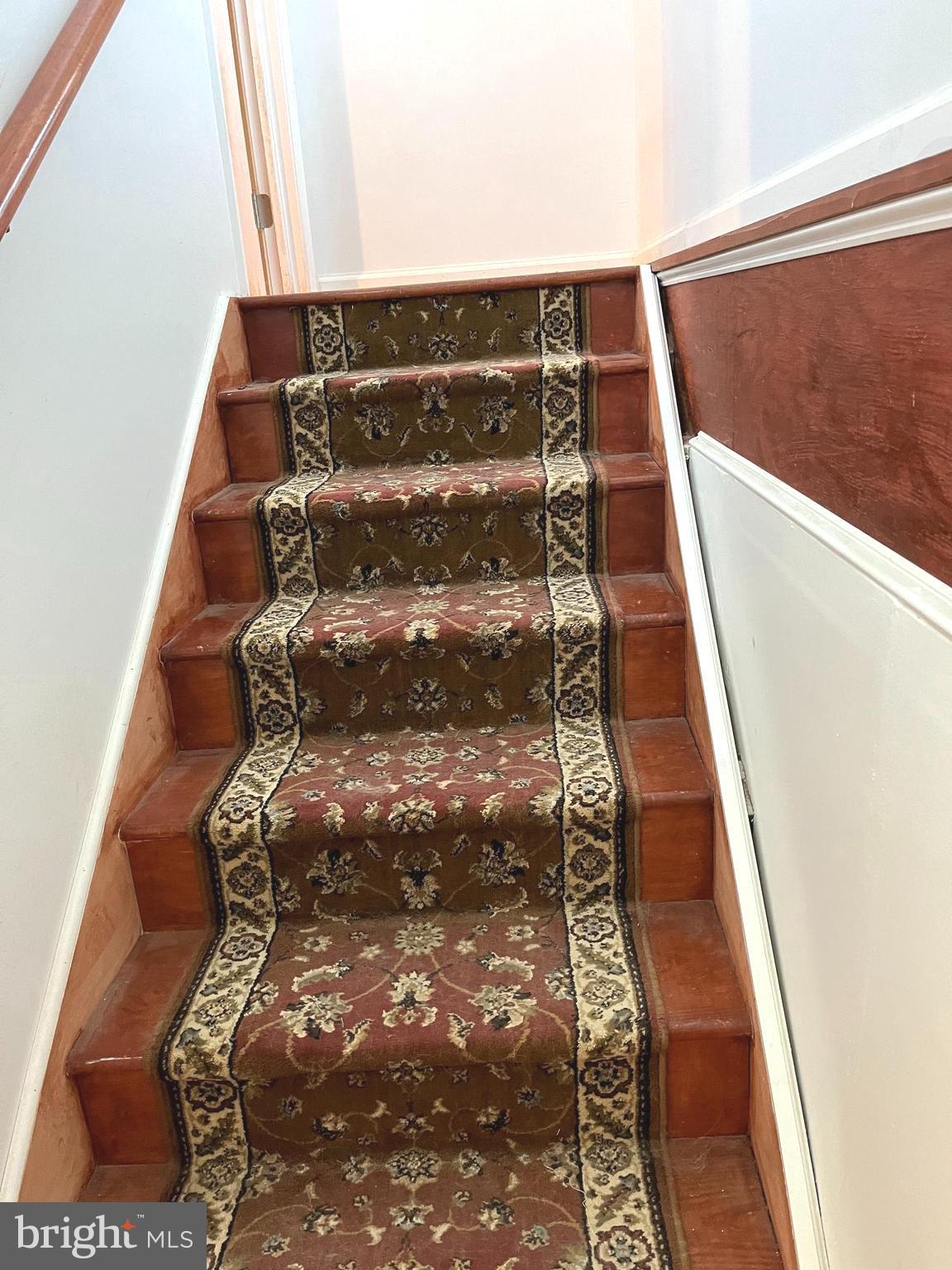 18936 Harmony Church Road Leesburg, VA 20175 - Photo 60 of 60 Smaller House Another View of Stairway