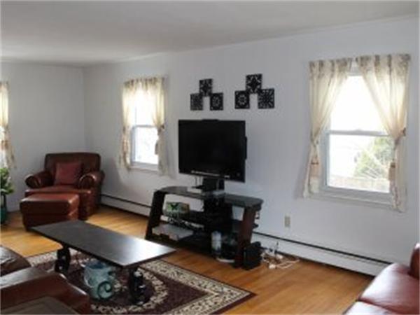 34 Running Brook Road Boston, MA 02132 - Photo 4 of 17 Gallery Image 4